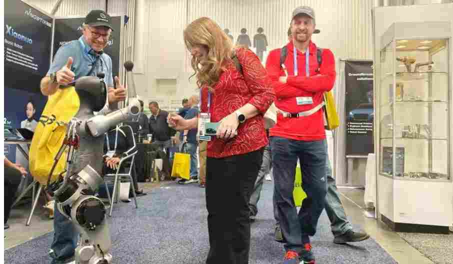 科技春晚变主场：中国机器人凭何“掀翻”全球赛道