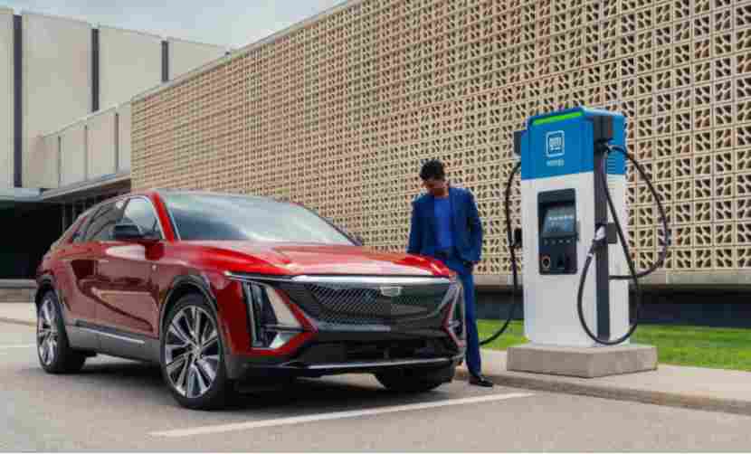 喊话中企赴美建厂，又挥关税大棒！特朗普要把美国汽车业带向何方？