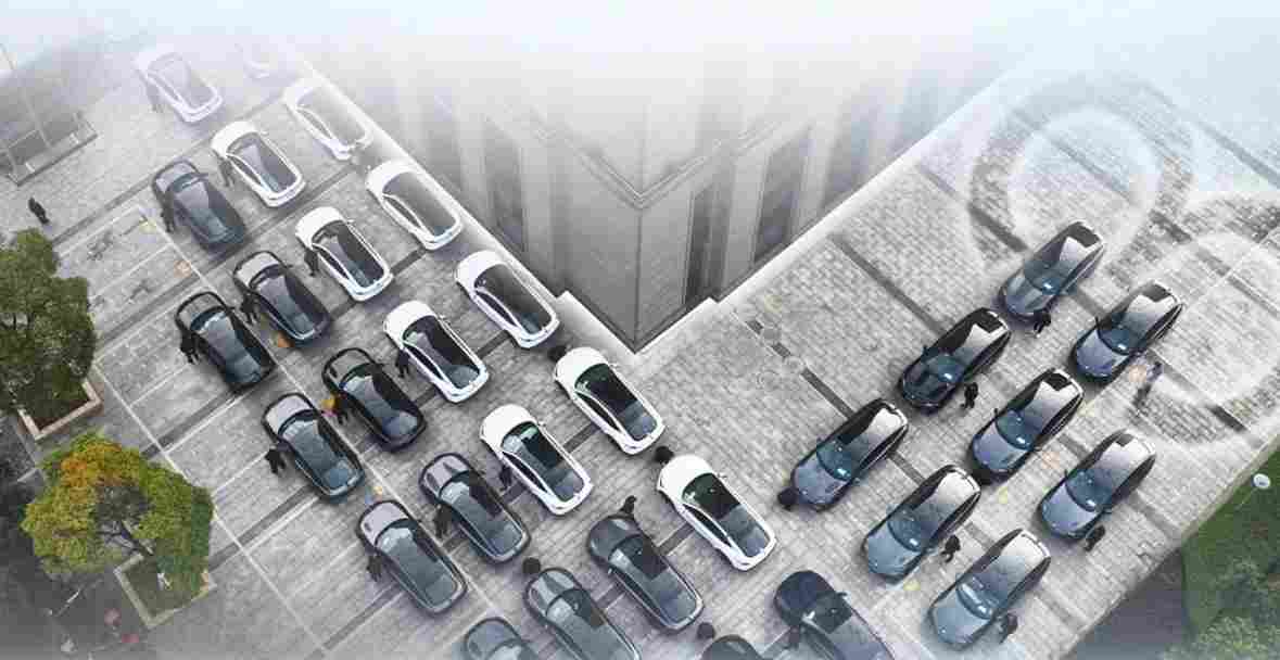 算法人才“市价”失控，智驾圈步入没有预算上限的军备竞赛？