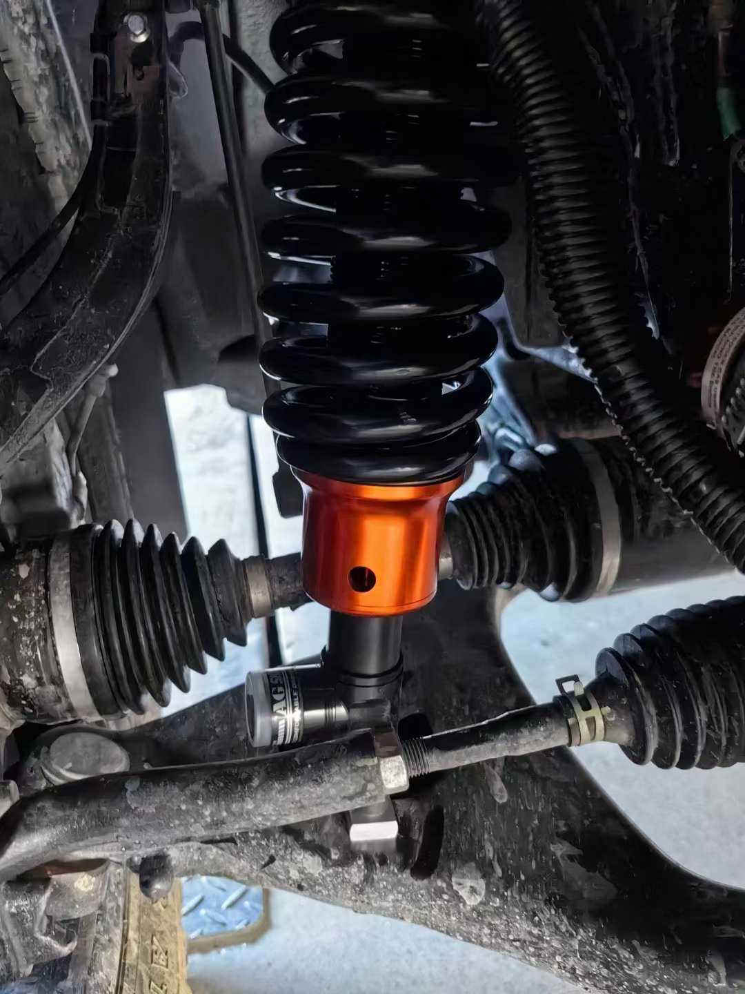 双向调节氮气减震