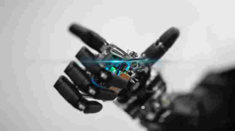 贾跃亭：FF机器人即将销售交付