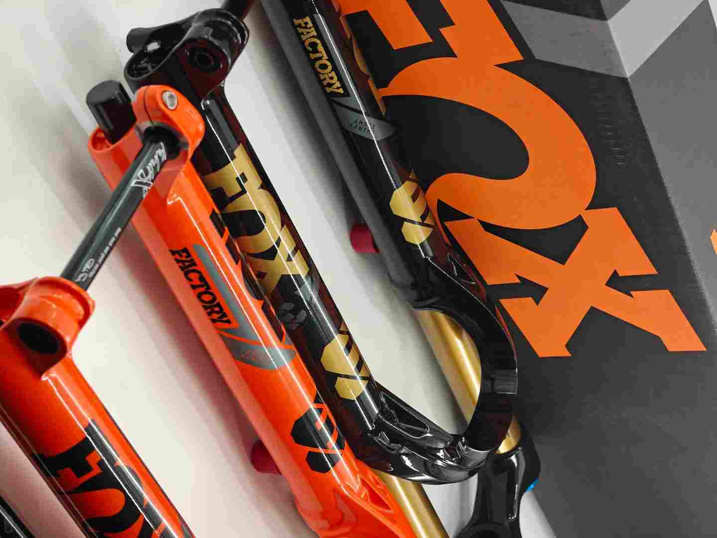 山地车前避震器