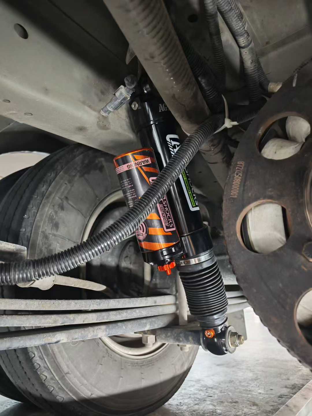 AGshocks氮气减震
