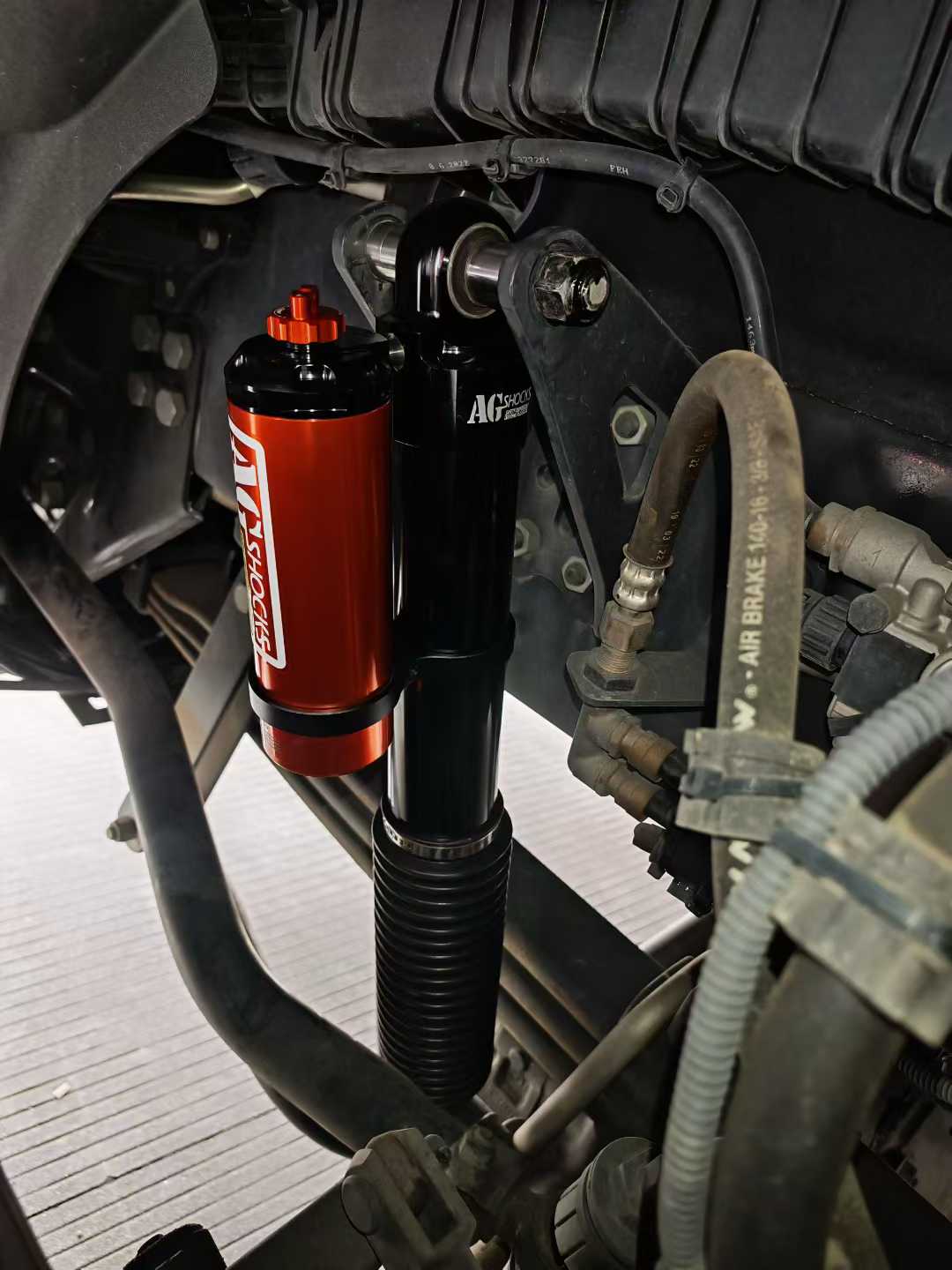 AGshocks氮气减震