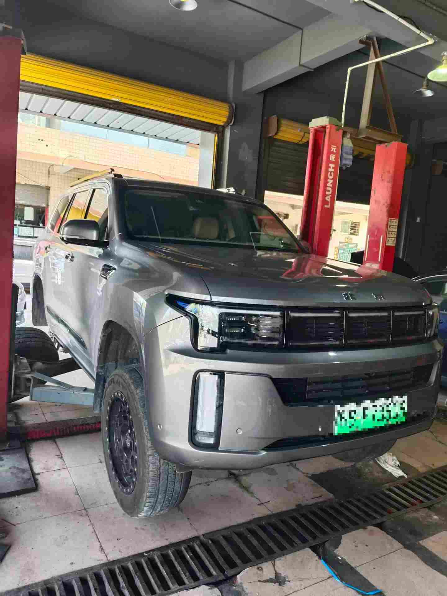 手调版氮气减震器